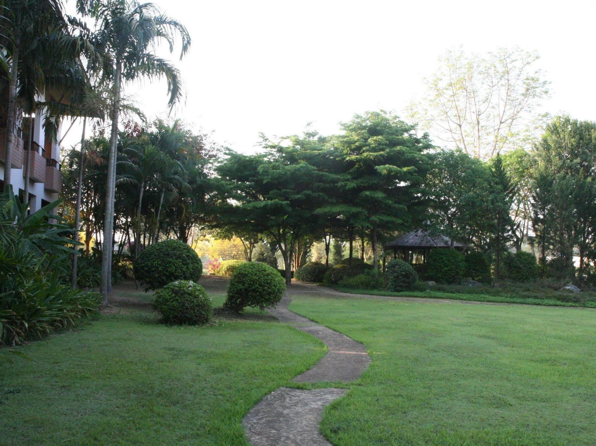 Fueng Fah Riverside Gardens Resort Mae Rim Ngoại thất bức ảnh